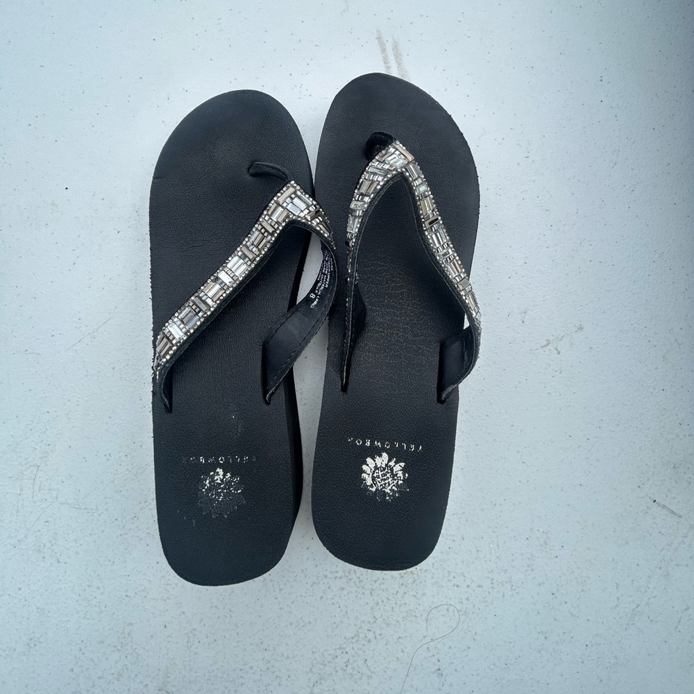 Yellow Box Women’s Rhinestone Flip Flop Size 8 - Picture 2 of 4
